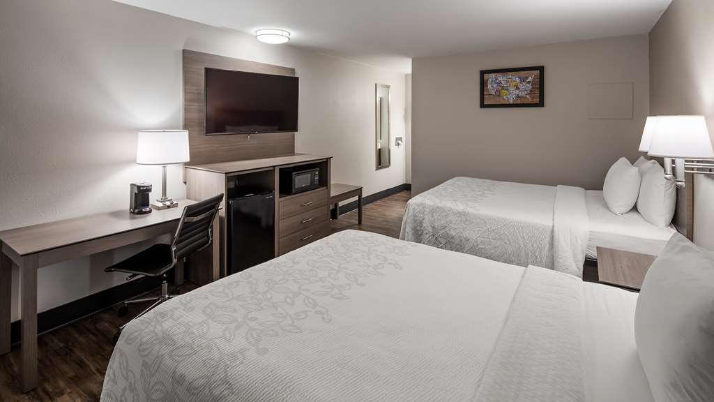 Double Queen Guestroom