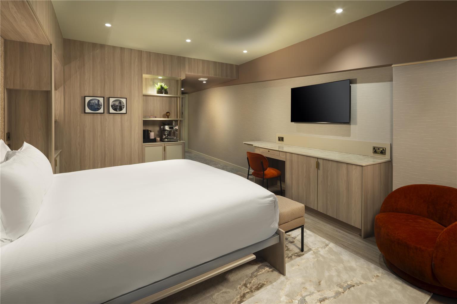 Pitch View Room
