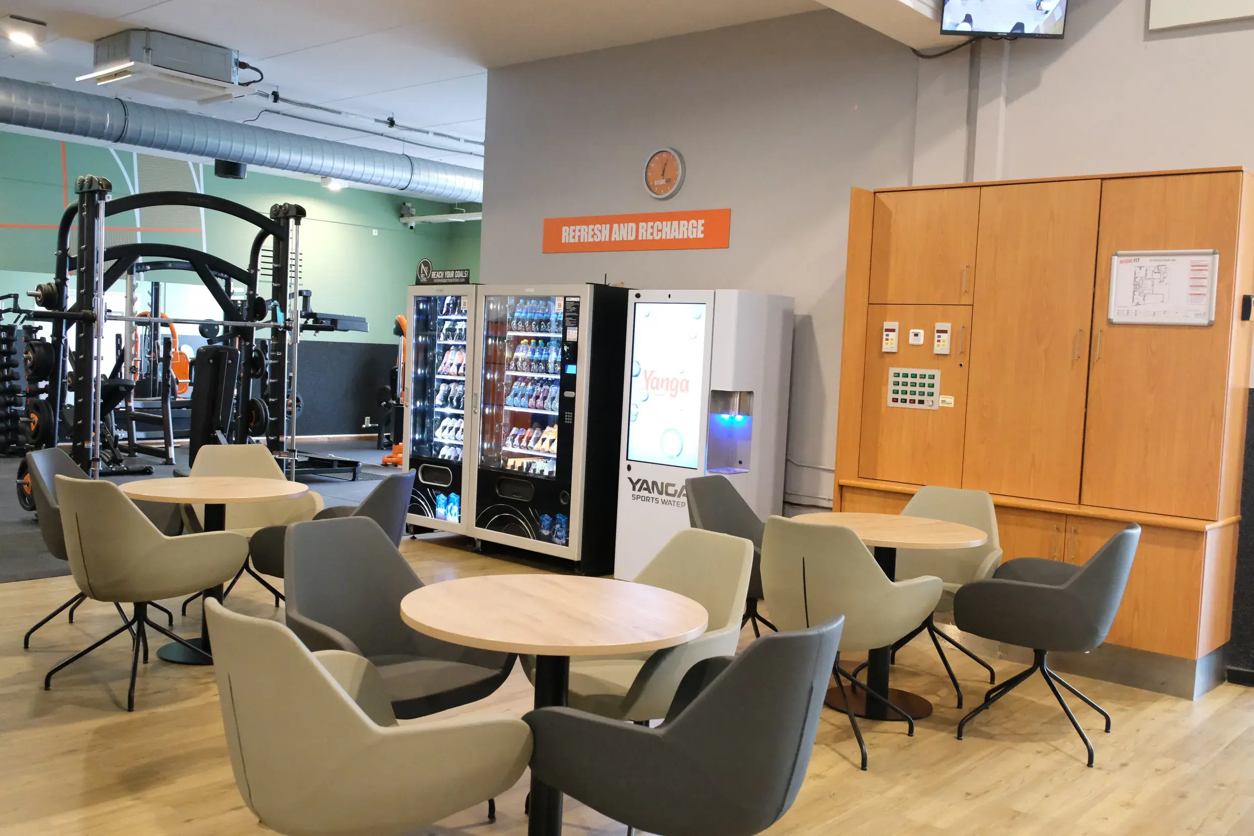 Foto's Basic-Fit 24/7