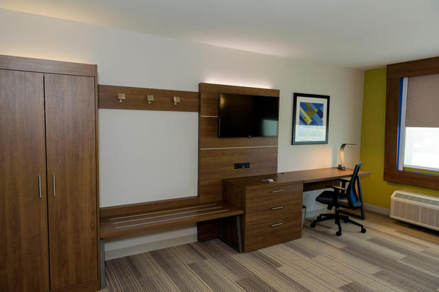 Images Holiday Inn Express & Suites McKinney - Frisco East by IHG