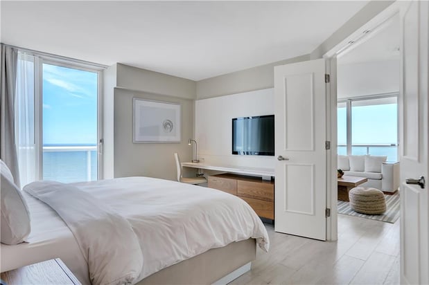 Images Beach House Fort Lauderdale, a Hilton Resort