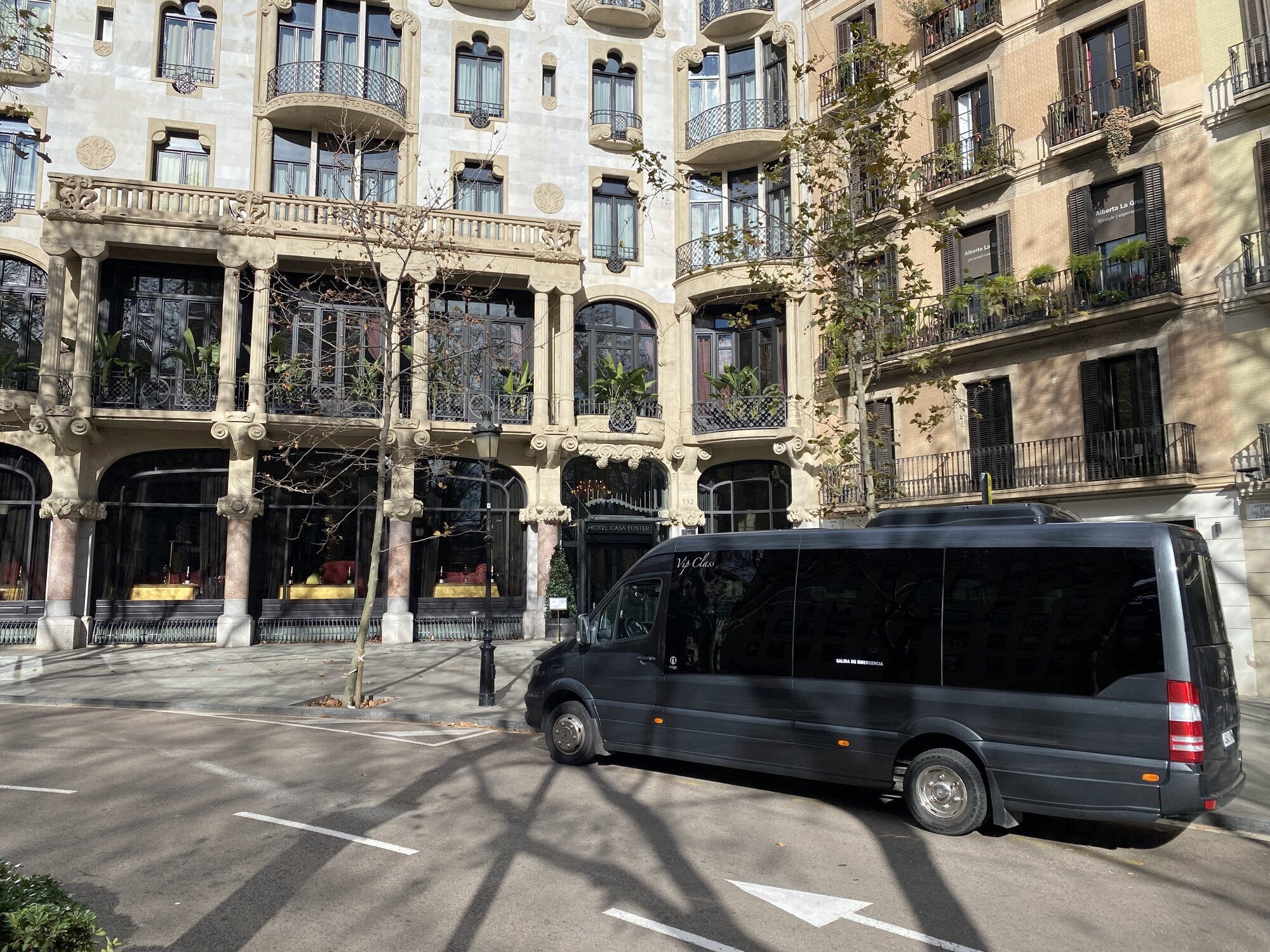 Images Fleet and Goo Minibus