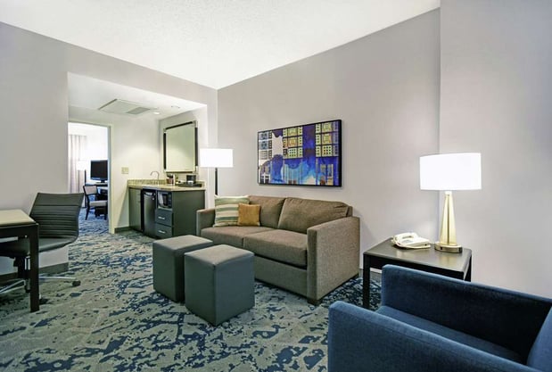 Images Embassy Suites by Hilton Charleston