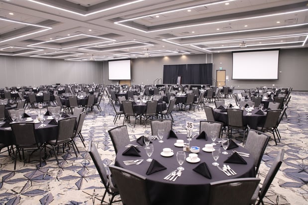 Images Holiday Inn & Suites Cedar Falls-Waterloo Event Ctr by IHG