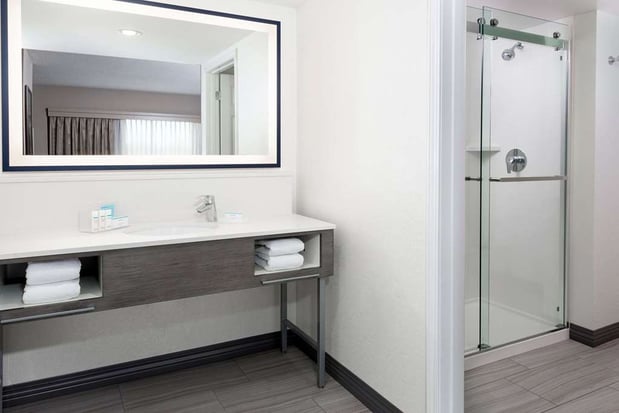 Images Hampton Inn & Suites Kansas City-Country Club Plaza