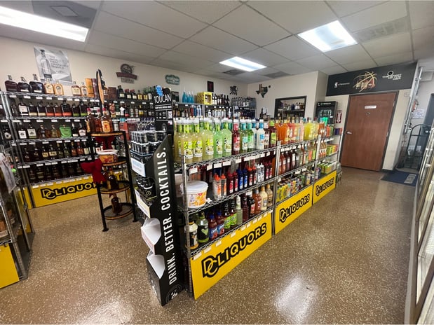 Images DC Liquors - NW Military
