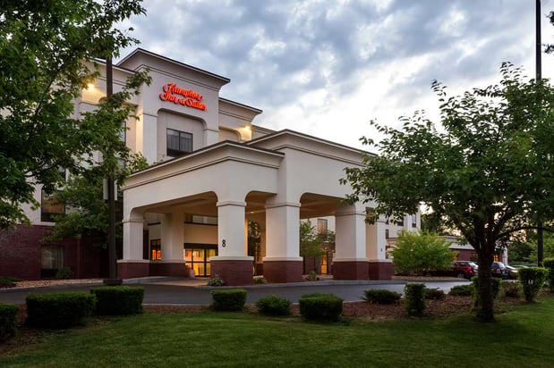 Images Hampton Inn & Suites Manchester-Bedford