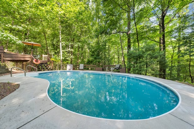 Images Damon Gettier and Associates, Realtors-Brokered by Real Broker LLC
