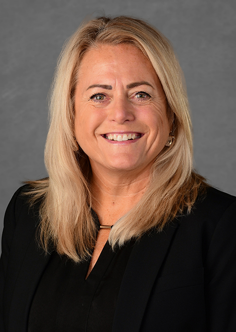 Headshot of Leslie Yoest