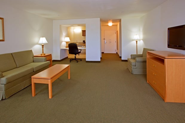 Images Holiday Inn Express & Suites Columbus by IHG
