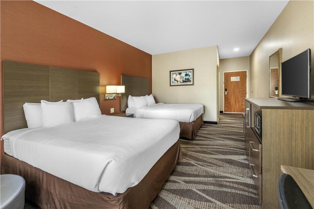 2 Queen Bed Room