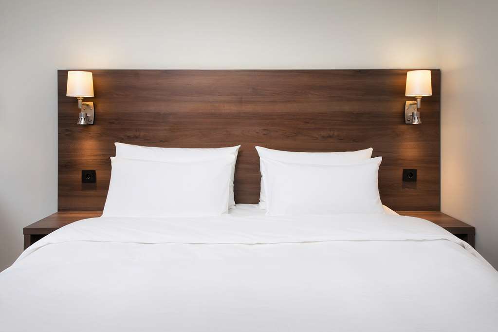 Images Park Inn by Radisson Oslo Airport Hotel West