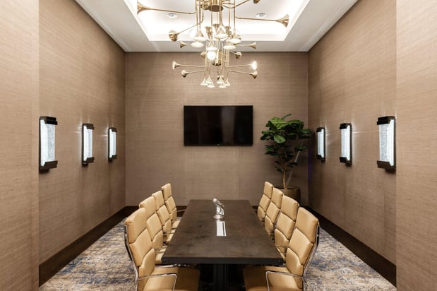 Images Holiday Inn & Suites Nashville Downtown - Broadway by IHG