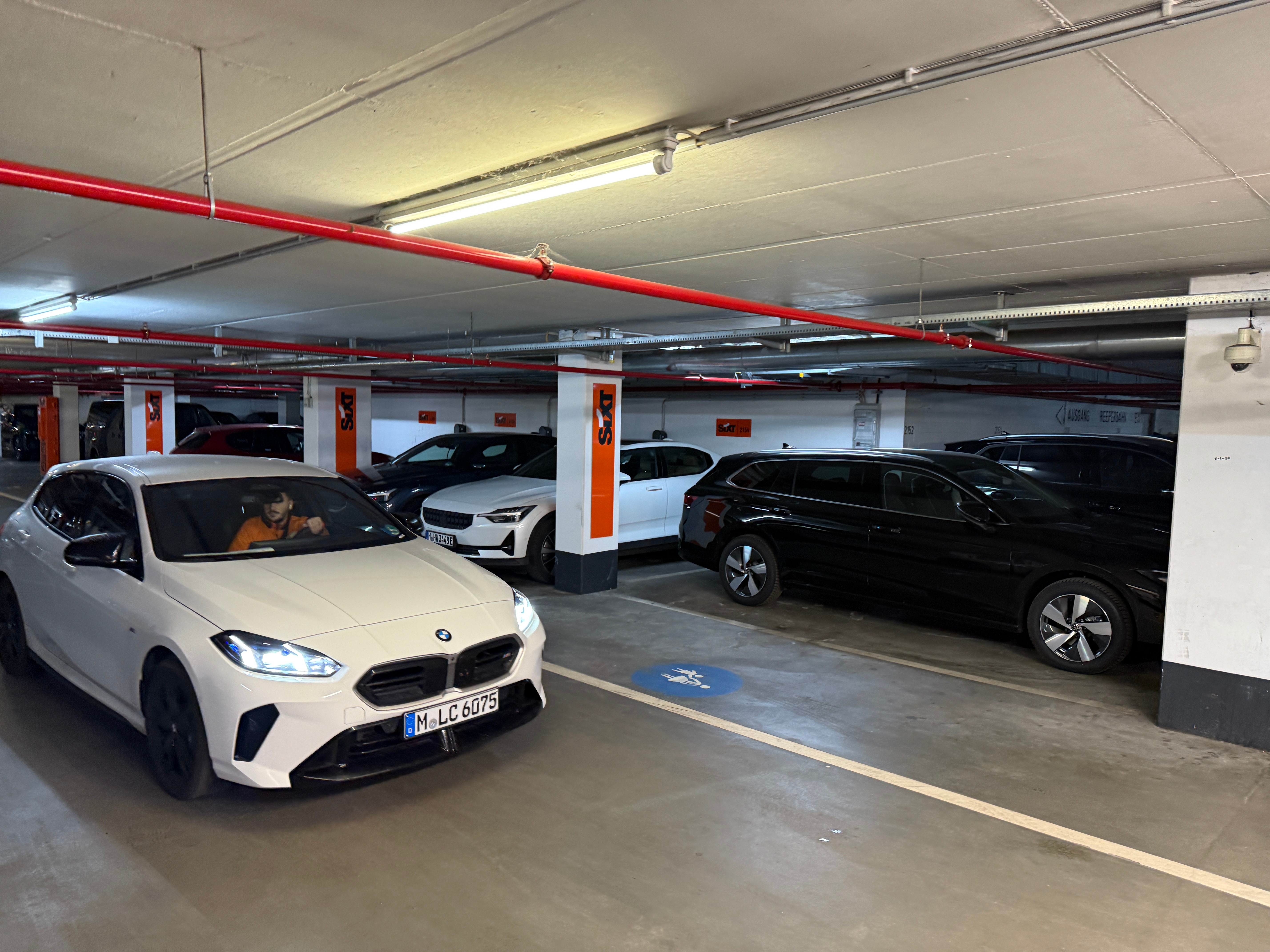 SIXT Autovermietung Hamburg Reeperbahn, Millerntorplatz 1 in Hamburg