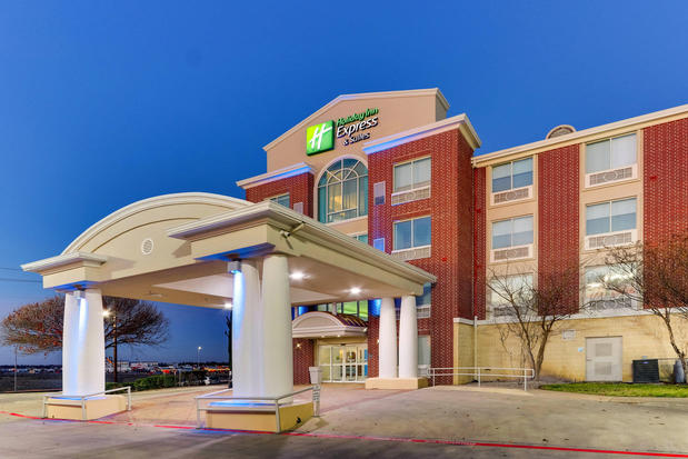 Images Holiday Inn Express & Suites Lake Worth NW Loop 820, an IHG Hotel