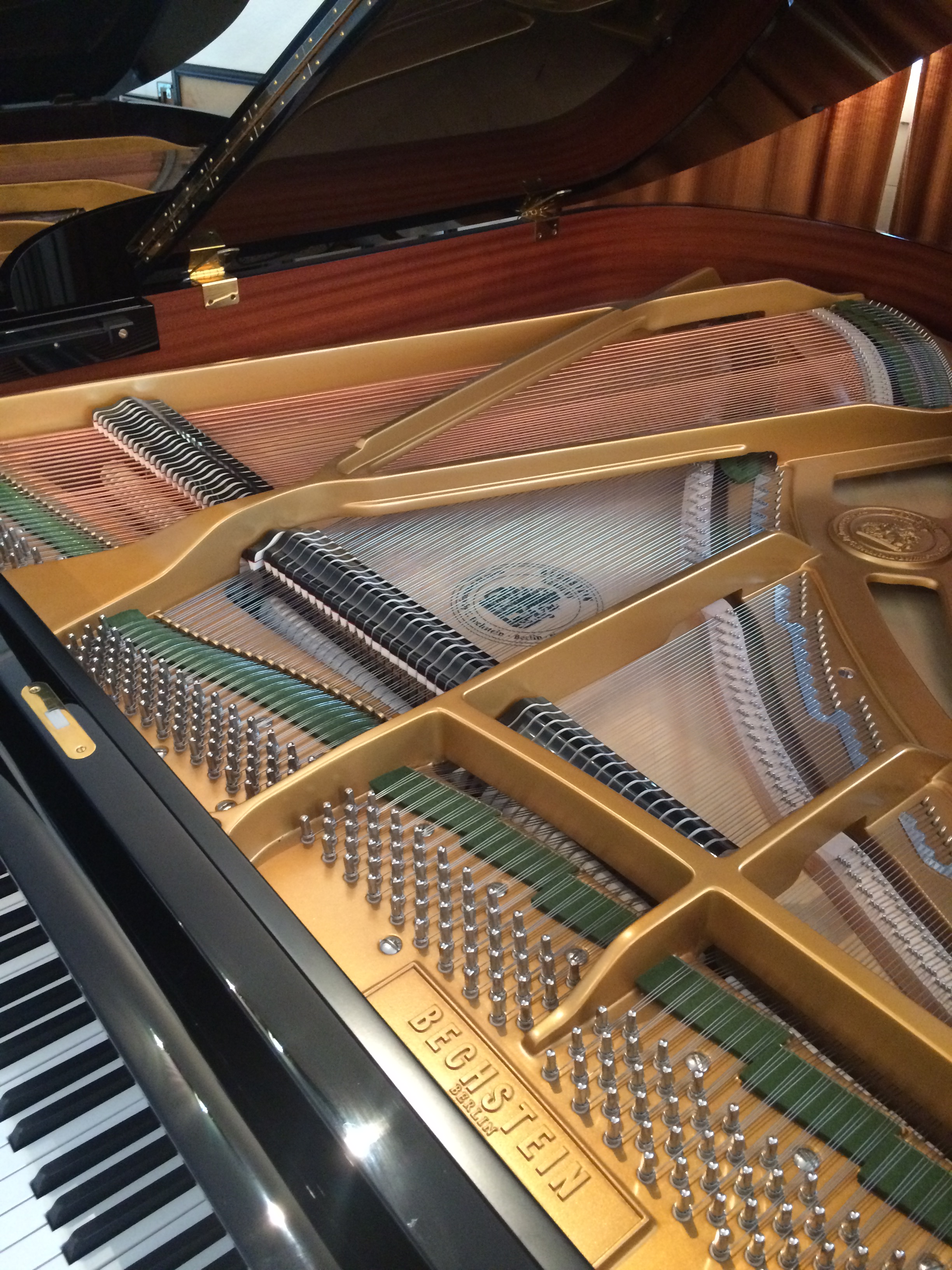 Bilder Heutschi Piano AG
