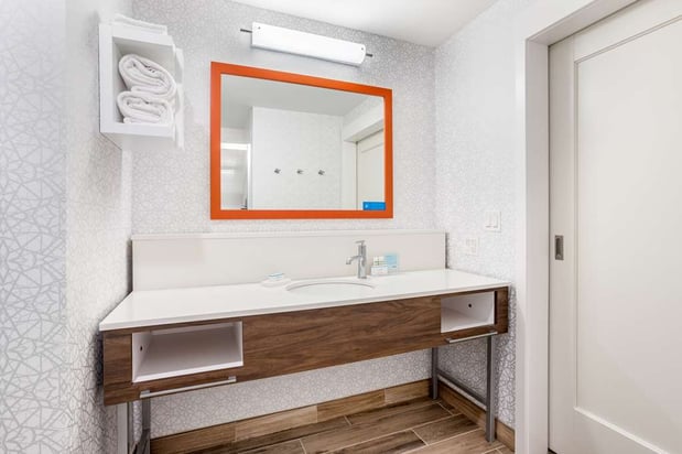 Images Hampton Inn by Hilton Bedford