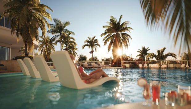 Images Ritz-Carlton Residences, Naples Sales Gallery
