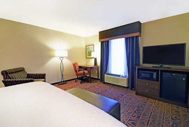 Images Hampton Inn & Suites Milwaukee/Franklin