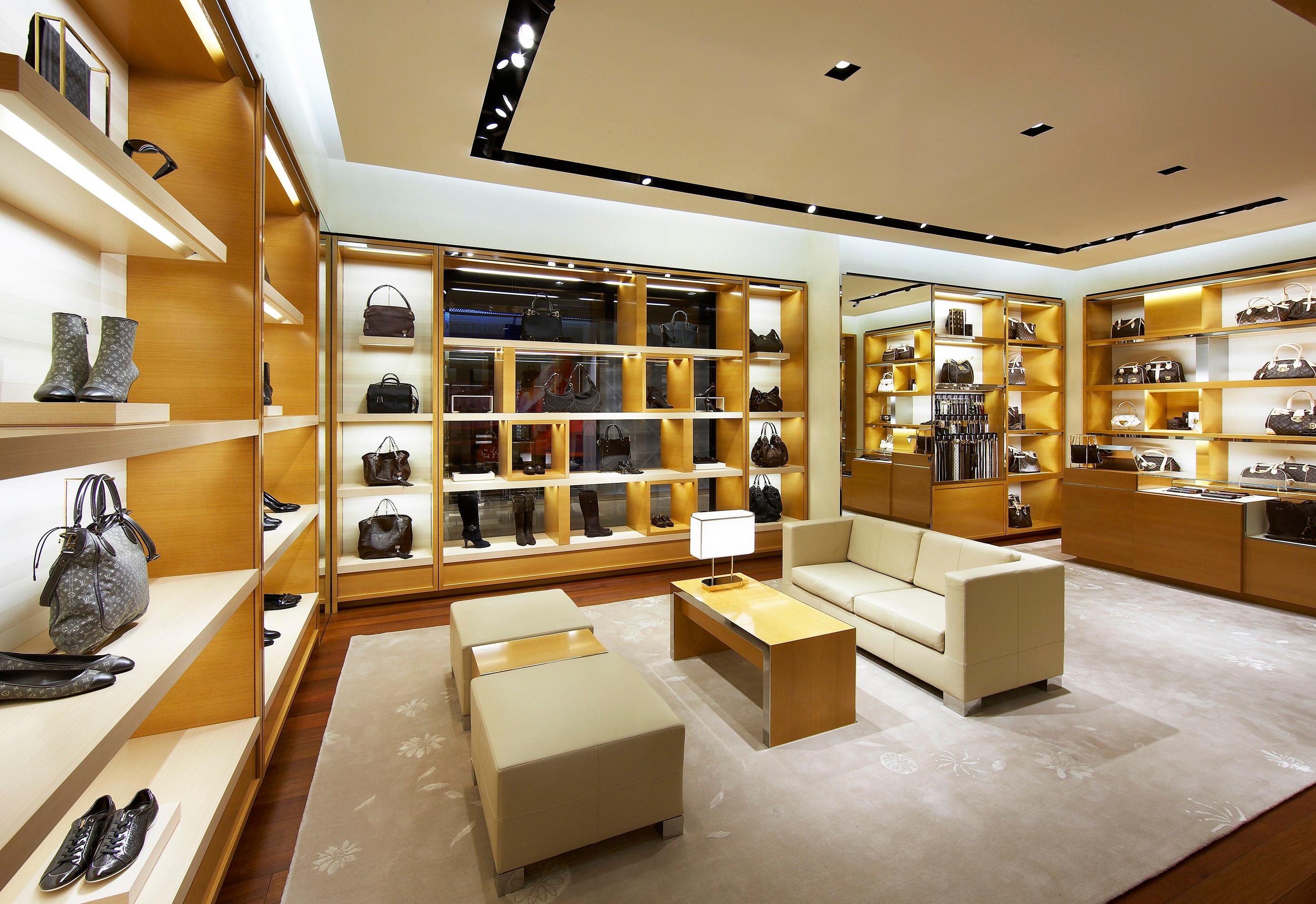 Louis Vuitton Deutschland Gmbh Impressum