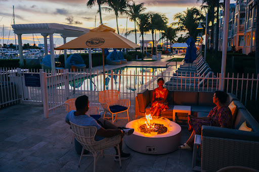 Yellowfin Bar & Kitchen Image