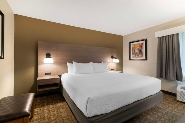 Images Best Western Plus Windjammer Inn & Conference Center