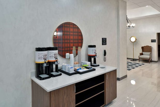 Images Hampton Inn & Suites Greensboro Downtown