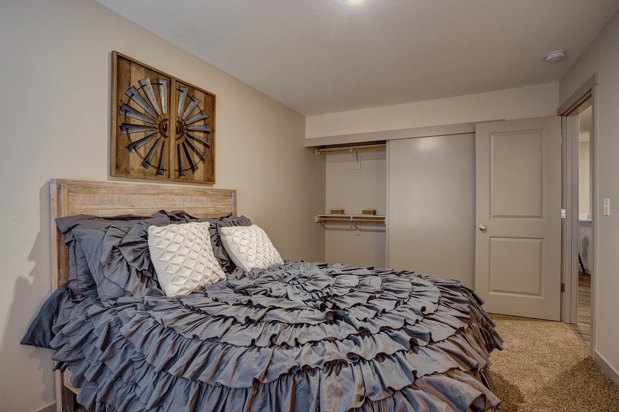 Images Commons at Redwood Creek Apartments