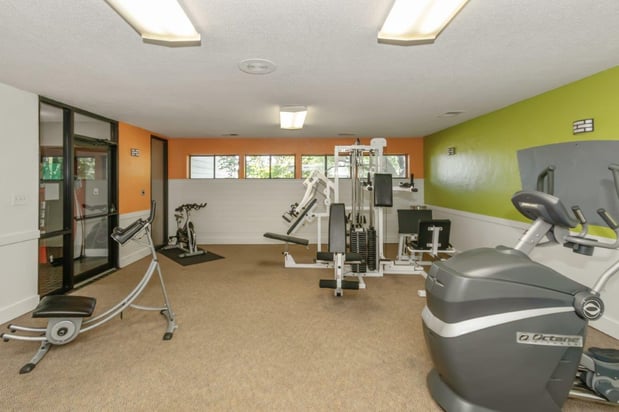 Images Lakeside Crossing at Eagle Creek Apartments and Townhomes