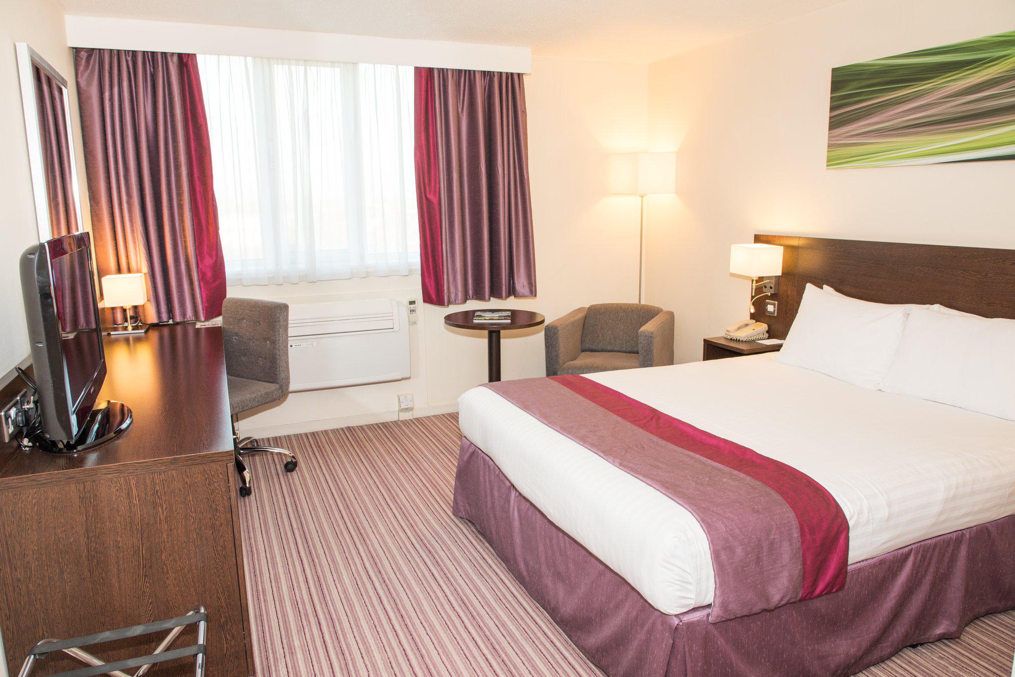 Holiday Inn Slough - Windsor, an IHG Hotel Slough 03333 209351