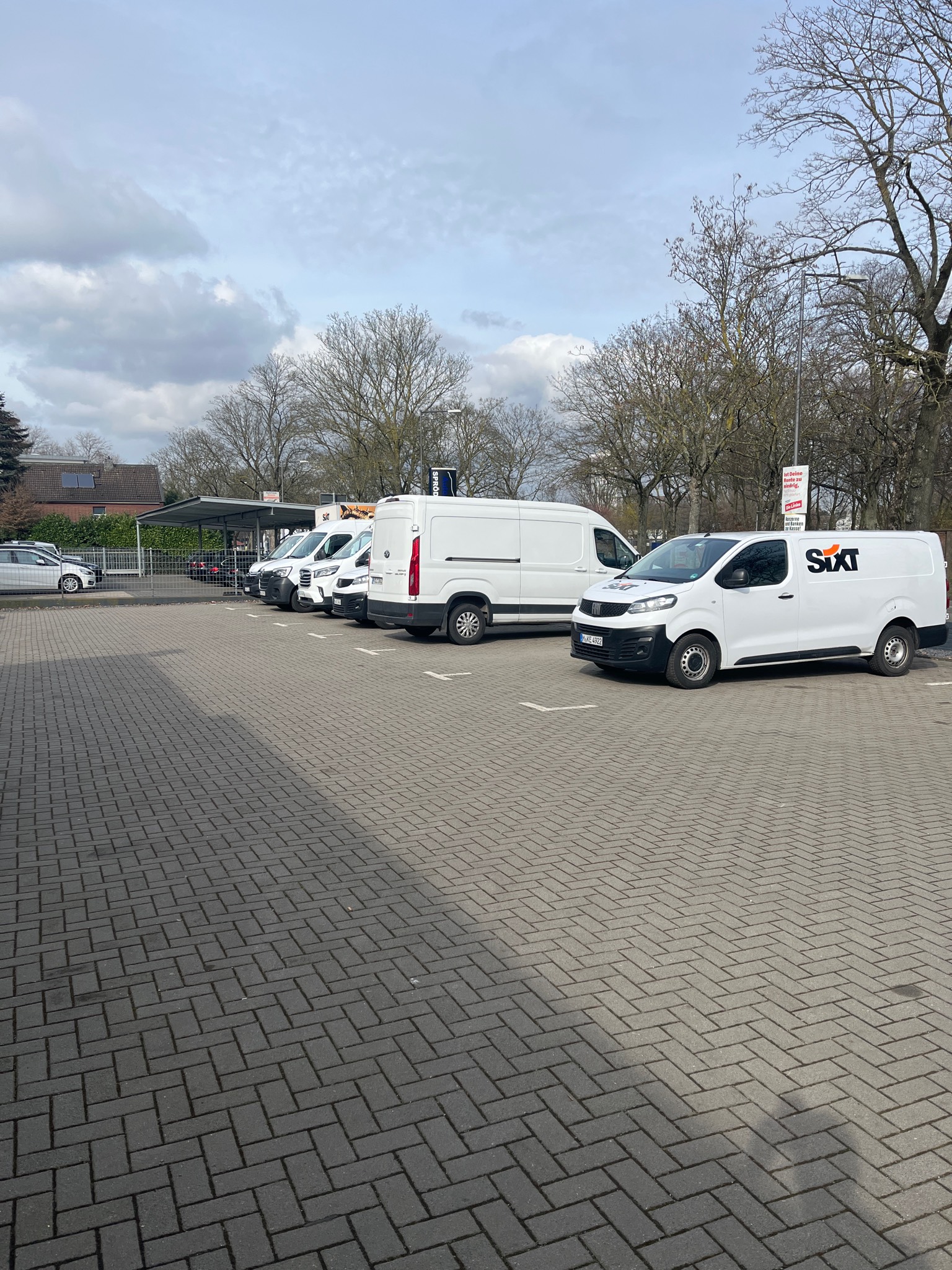 SIXT Autovermietung Krefeld, Sproedentalstr. 4 in Krefeld