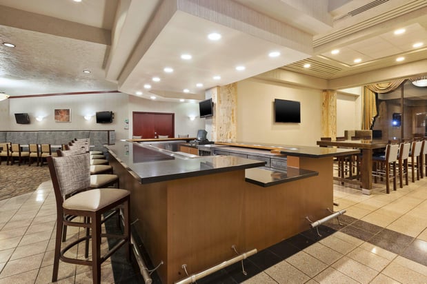 Images Crowne Plaza Columbus North- Worthington by IHG