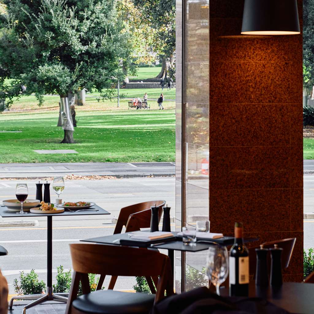 Images Radisson Hotel on Flagstaff Gardens Melbourne