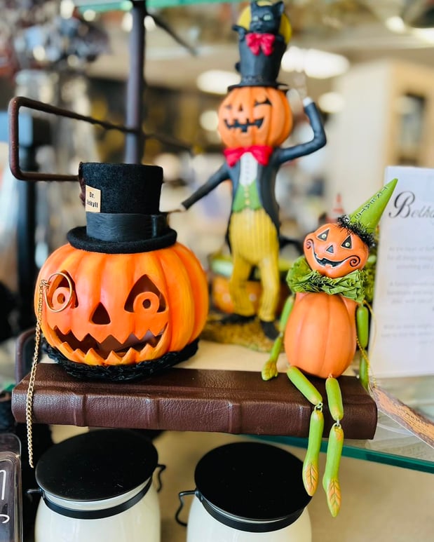 Images Miss Daisy's Home & Decor Co.