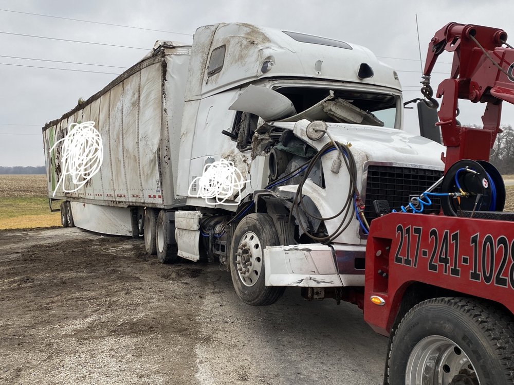 Curtis Heavy Duty Towing is a leading towing company in Tower Hill, IL, known for its commitment to quality and customer satisfaction. We have the experience and equipment to handle a wide range of towing needs, from cars to heavy-duty vehicles.