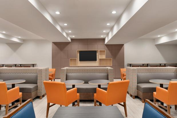 Images Holiday Inn Express Jamaica - Jfk Airtrain - Nyc by IHG