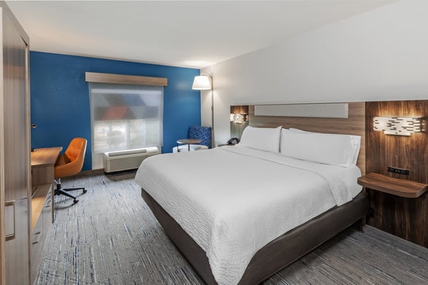 Images Holiday Inn Express & Suites Vicksburg by IHG
