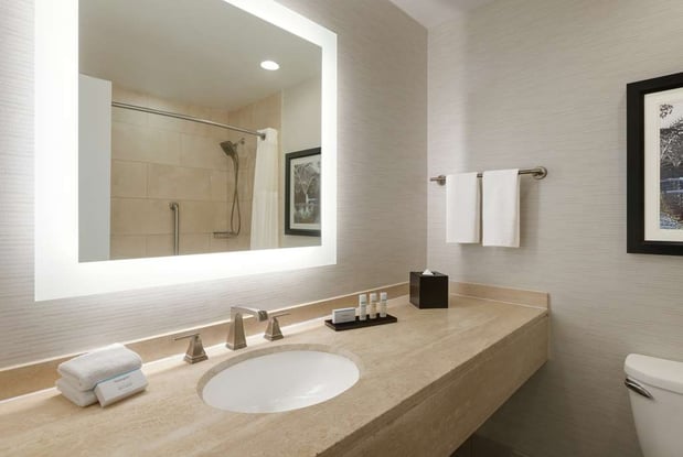 Images Embassy Suites by Hilton Philadelphia Valley Forge