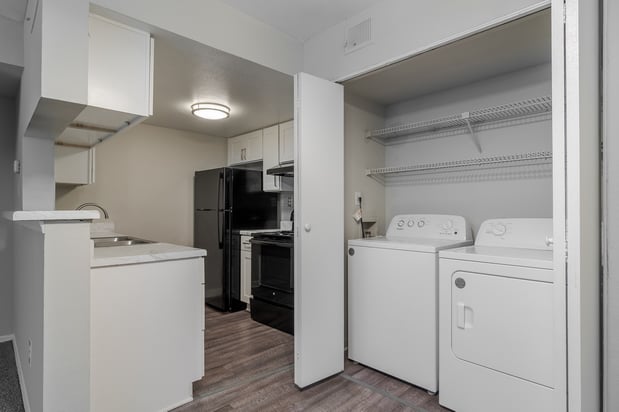 Images Grove at Stonebrook Apartments & Townhomes
