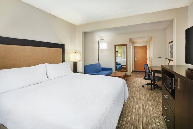 Images Holiday Inn Express & Suites Jacksonville SE- Med Ctr Area by IHG