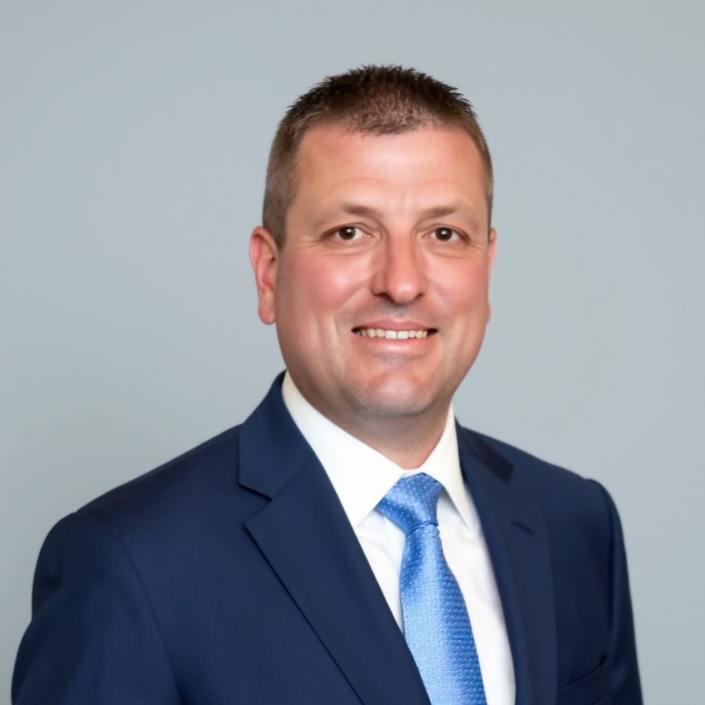 Headshot of Christopher VanVynck, a wealth advisor at Chase