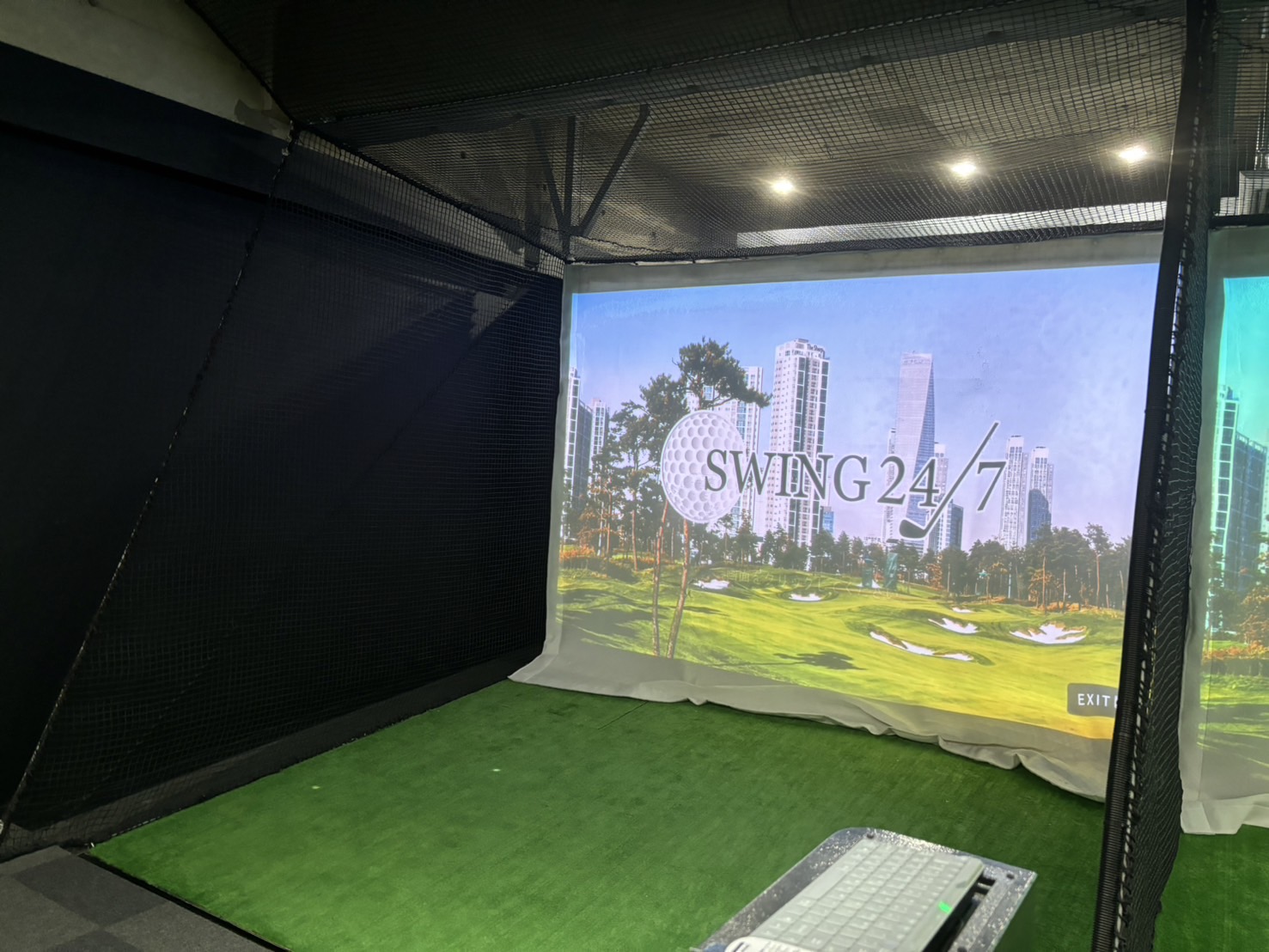 Images インドアゴルフ練習場 SWING24/7 茅場町店