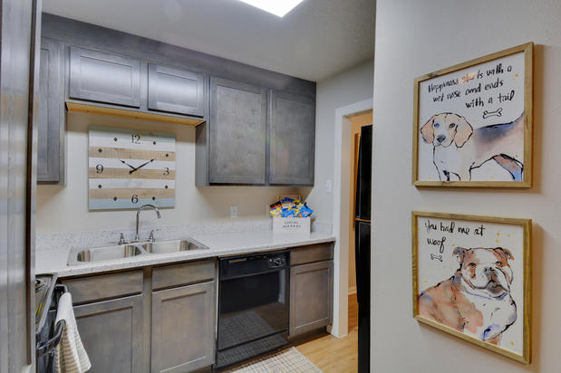 Images Midtown Apartments