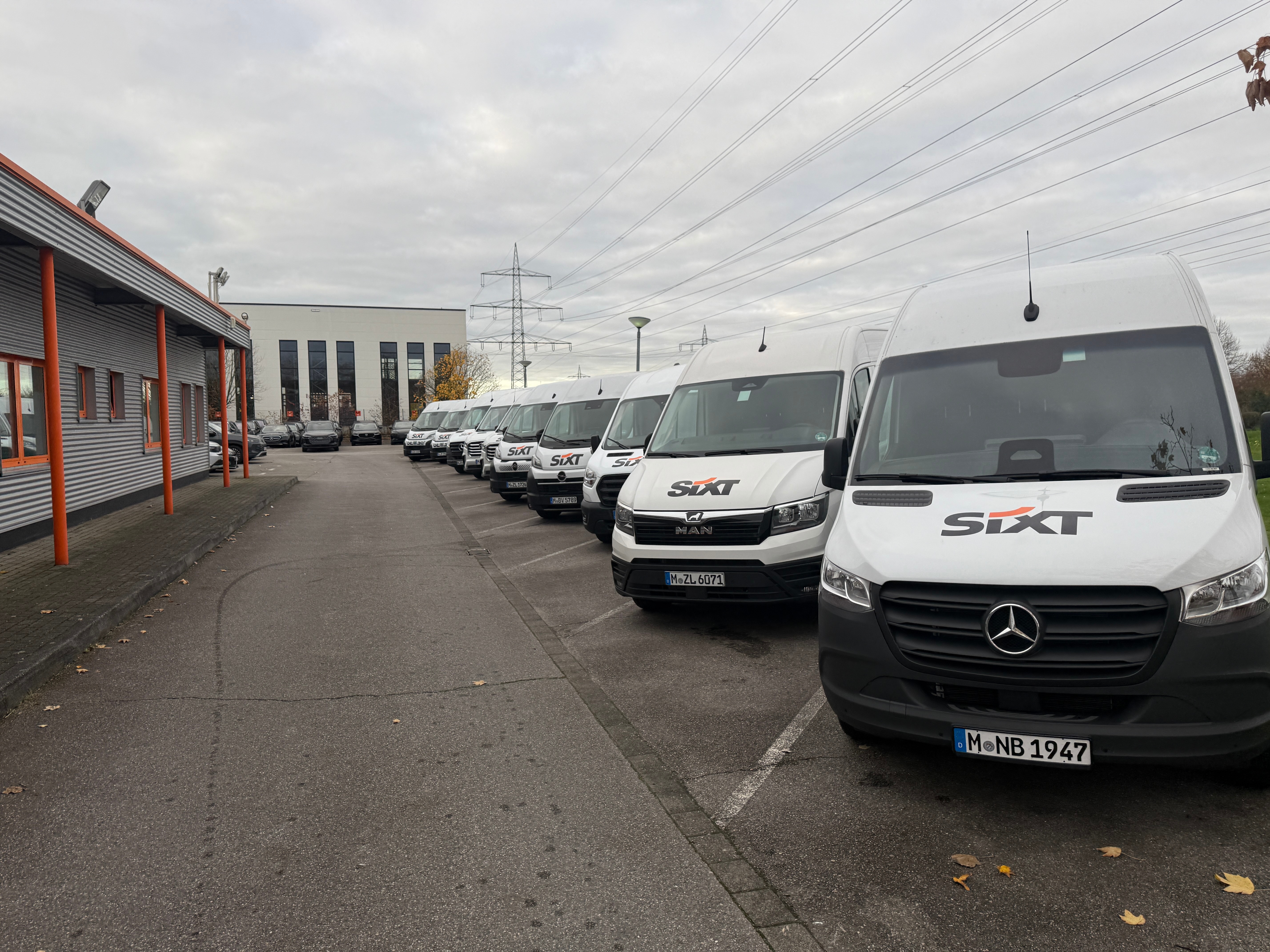 SIXT Mietwagen & Transporter mieten Köln Porz/Gremberghoven, Ettore-Bugatti-Str. 2 in Köln