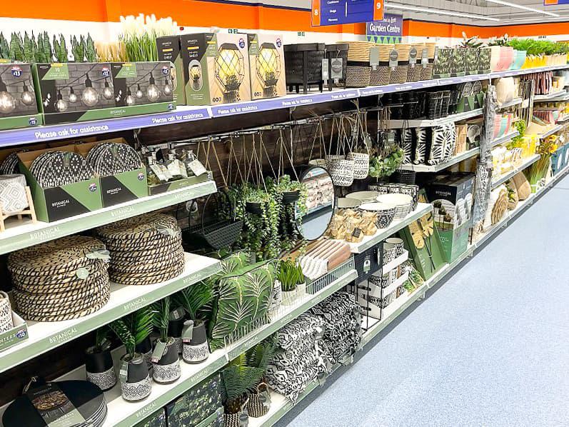 Images B&M Store with Garden Centre