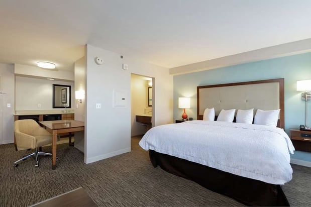 Images Hampton Inn & Suites Austin-Airport