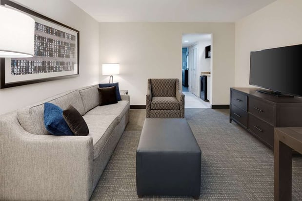 Images Embassy Suites by Hilton Detroit Troy Auburn Hills