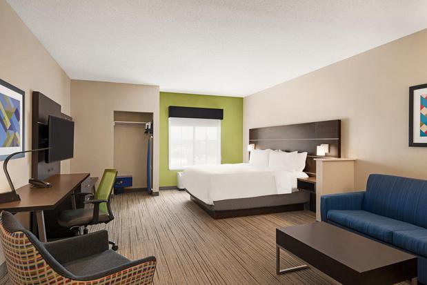 Images Holiday Inn Express & Suites McAlester, an IHG Hotel