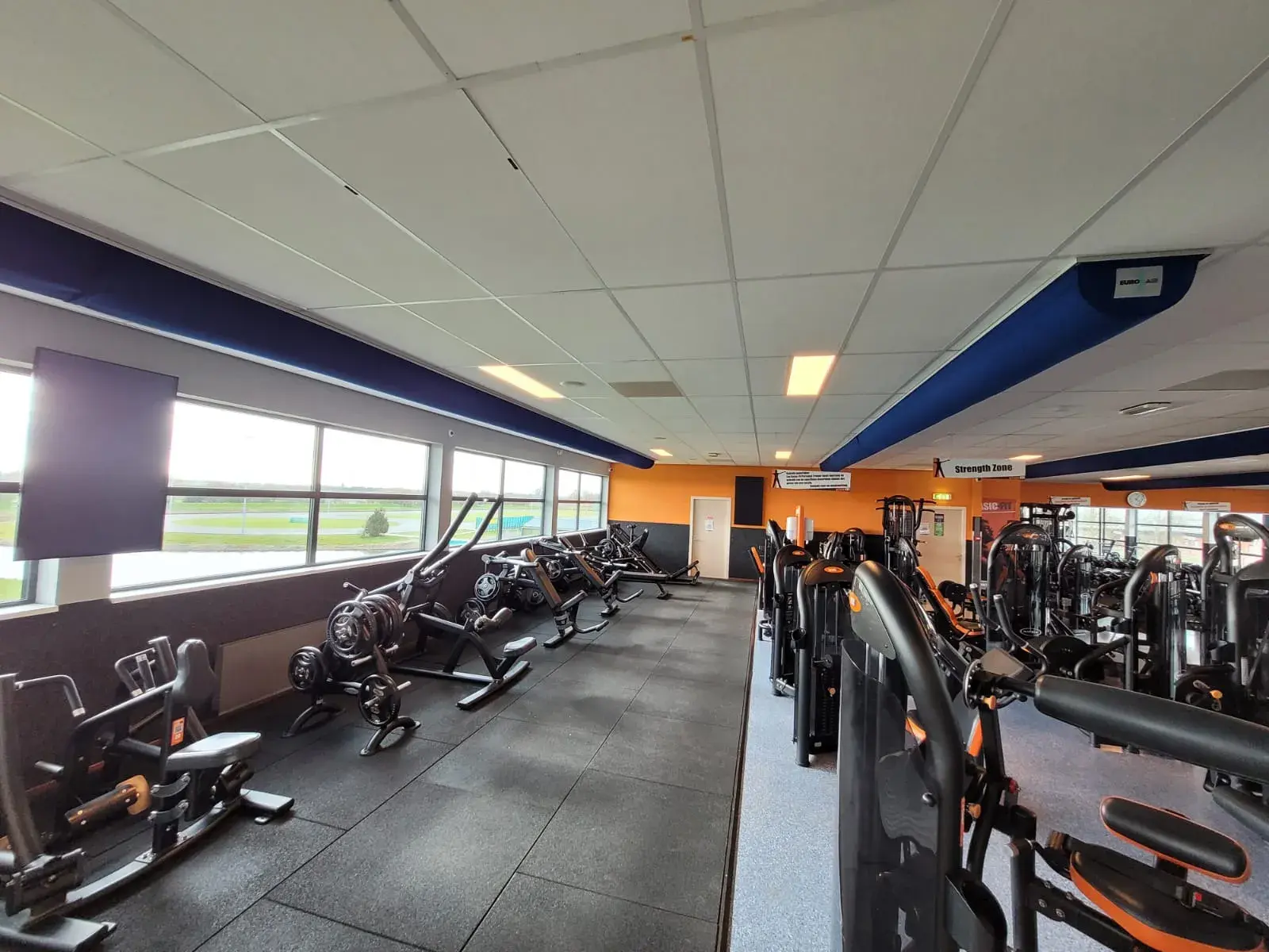 Foto's Basic-Fit 24/7
