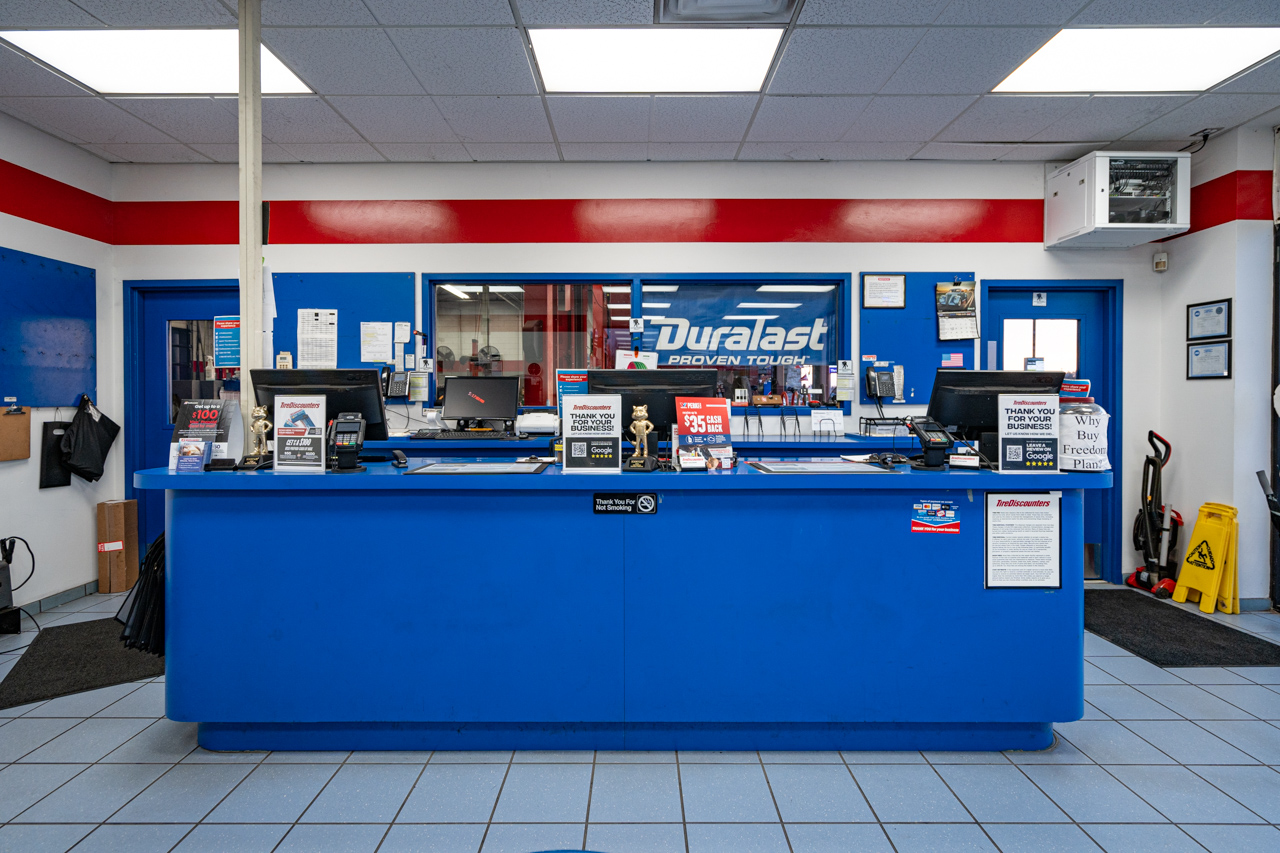 Tire Discounters Image